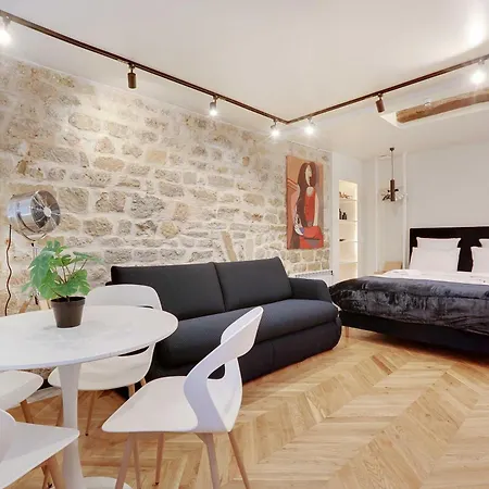 Moderne & Cosy Abbesses * Paříž