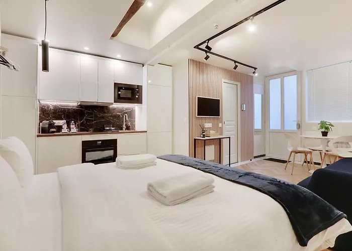 Daire Moderne & Cosy Abbesses Paris